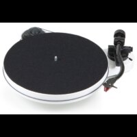 Pro-Ject RPM 1 Carbon patefonas